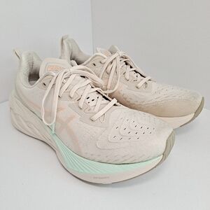 Asics Novablast 4 Shoes Womens Size 10 Beige Sneakers Running Athletic Gym Walk